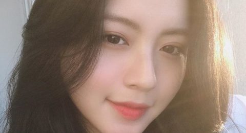 chich-em-giup-viec-lon-dep-nhin-chi-muon-dam-phup-phup