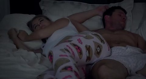 loan-luan-cung-voi-bo-khi-me-dang-ngu-say-6