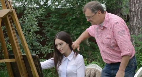 co-hoc-sinh-arwen-gold-ngay-tho