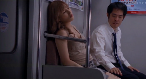 gap-hot-girl-ngu-gat-ai-ngo-dung-phai-gai-dam