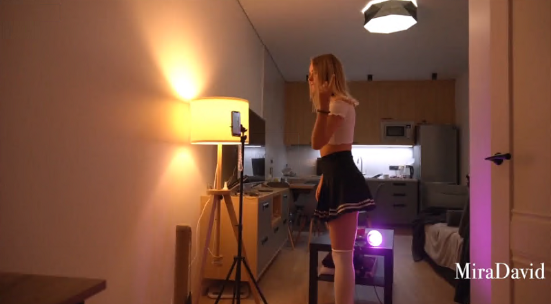 dang-quay-tiktok-thi-bi-ban-trai-ga-chich