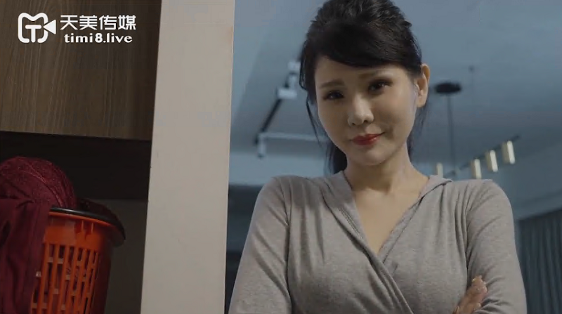 me-ke-cuc-dam-va-dua-con-trai-moi-lon