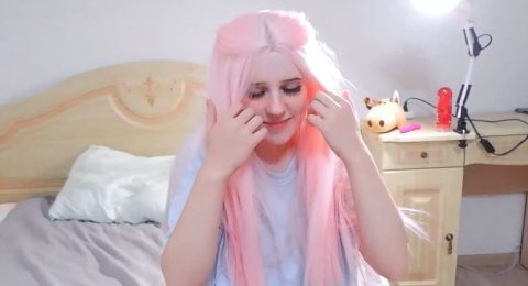 chich-lo-hau-mon-gai-xinh-toc-hong-de-thuong