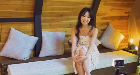 nu-idol-sex-hen-ho-voi-mot-fan-may-man-o-cabin