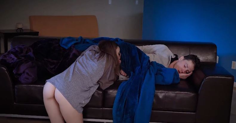 chi-gai-gia-vo-xin-ngu-cung-voi-em-trai-ho