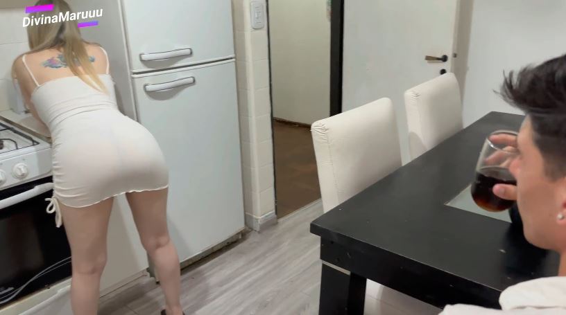 chi-gai-vu-to-khieu-khich-em-trai-duoi-nha-an