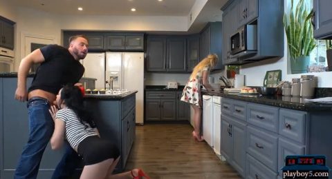 co-nguoi-yeu-ngu-ngoc-bi-ban-than-cam-sung-sau-lung