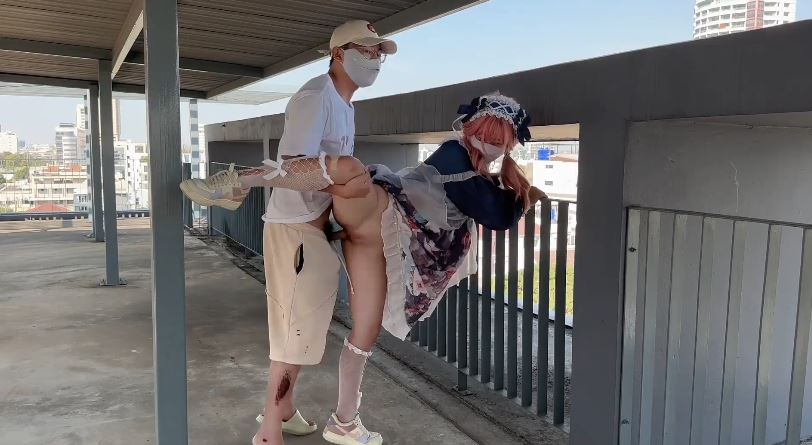 cosplay-di-chup-hinh-ma-len-san-thuong-chung-cu-dit-nhau-luon